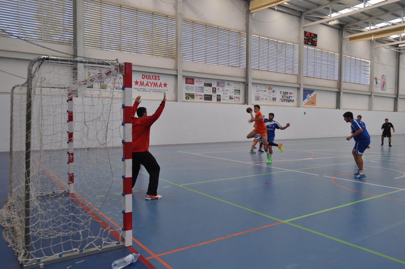 Importantísima victoria de los juveniles del BM Utrera ante el fuerte ...