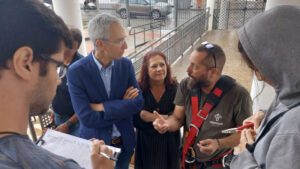 Anillados los nuevos ejemplares de cernícalos pertenecientes a la colonia existente en el Castillo de Utrera