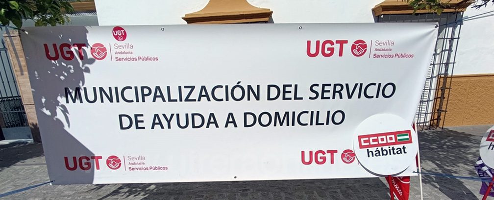 La plantilla del Servicio de Ayuda a Domicilio pide la municipalización del servicio ante el Ayuntamiento de Utrera