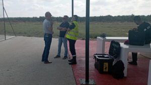Un equipo de drones de la UME realiza prácticas en Utrera