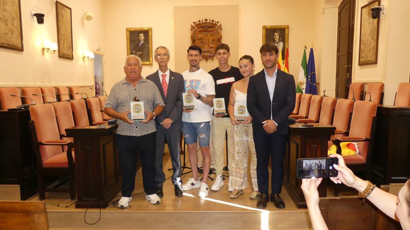 se ha entregado este reconocimiento a Alejandro García, Elena Jiménez, Luis Pérez y Dani Ceballos