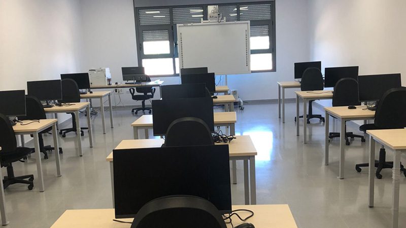 El INSFF es una Escuela de Negocios y Centro de Formación con más de 10 años de experiencia formando y capacitando a personas para que se presenten a exámenes de certificaciones europeas