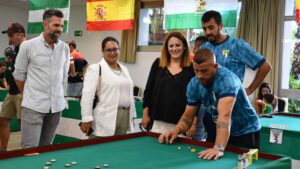 El torneo comenzó el Open por Parejas y el Open Infantil, mientras que la fase de grupos del Open Senior se desarrolló por la tarde