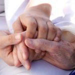 En total se beneficiarán de esta iniciativa unas 60 personas, algunas de la cuales ya han comenzado a ser atendidas, aunque se continúa recogiendo las solicitudes.