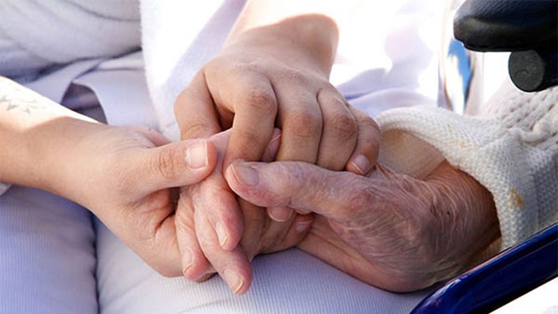En total se beneficiarán de esta iniciativa unas 60 personas, algunas de la cuales ya han comenzado a ser atendidas, aunque se continúa recogiendo las solicitudes.