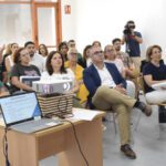 La ERACIS + es una continuación del anterior ciclo de la Estrategia Regional Andaluza de Cohesión e Inclusión Social, y se marca como prioridad facilitar la inserción laboral de los beneficiarios