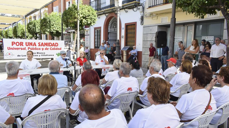 Ha sido a petición de las asociaciones sociosanitarias de la localidad para reclamar una sanidad universal, pública y de calidad.