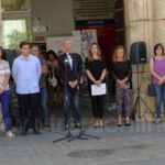 tanto el alcalde, Francisco Jiménez; como la delegada municipal de Reactivación Económica, Isabel González, dedicaron unas palabras para condenar estos actos