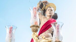 La intervención de la imagen del Santo patrón así como la realización de unas nuevas flechas realizadas en orfebrería serán sufragadas por la Hermandad de la Vera Cruz de Los Palacios y Villafranca