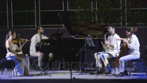 El homenaje a Bambino fue con la interpretación del tema “Procuro Olvidarte” con los arreglos de Claudia Gallardo