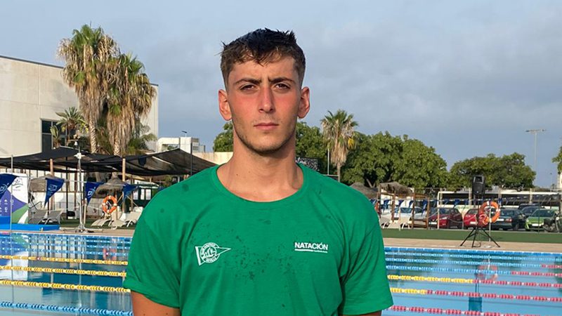 Jorge se ha proclamado tres veces subcampeón de Andalucía absoluto en las pruebas de 100, 200 mariposa y en el relevo de 4×100 libres masculino bajando en todas las pruebas las marcas de inscripción