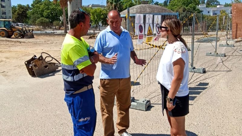 La zona sobre la que se actúa discurre desde los aparcamientos de El Tinte a la avenida de Los Palacios, estando en un lado está el Cuartel de la Guardia Civil y en el otro el depósito de agua