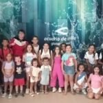 Se trata de un servicio gratuito de cuidados profesionales para posibilitar la conciliación familiar y laboral dirigido a familias con menores de entre 3 y 16 años, con el que cuenta Los Palacios