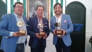 La Caseta Municipal en el recinto ferial de Utrera continúa cargada de espectáculos este segundo día de Feria.
