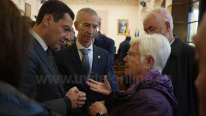 La Plataforma Sanitaria de Utrera traslada a Juanma Moreno las urgencias de la sanidad local