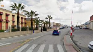 El alcalde de Utrera firma la cesión de la instalación eléctrica de la Carretera Amarilla a Endesa