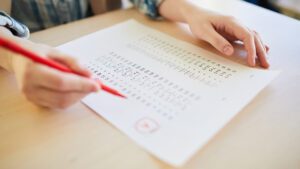 La Junta incorpora 270 docentes en Sevilla para el alumnado más vulnerable
