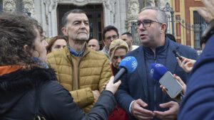 Protesta municipalista en San Telmo por la mejora de la financiación de los ayuntamientos