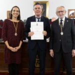 El abogado Antonio José Vela Sánchez, galardonado con el Premio Ángel Olavarría