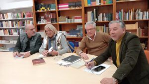 La Asociación Artis el Culturae celebra un encuentro para dar voz a los escritores utreranos