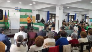 El Centro de Mayores de Utrera celebra el Día de Andalucía con un reconocimiento al pueblo gitano
