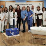El Hospital de Valme recibe la ‘Cuna de los Abrazos’ para humanizar el duelo perinatal