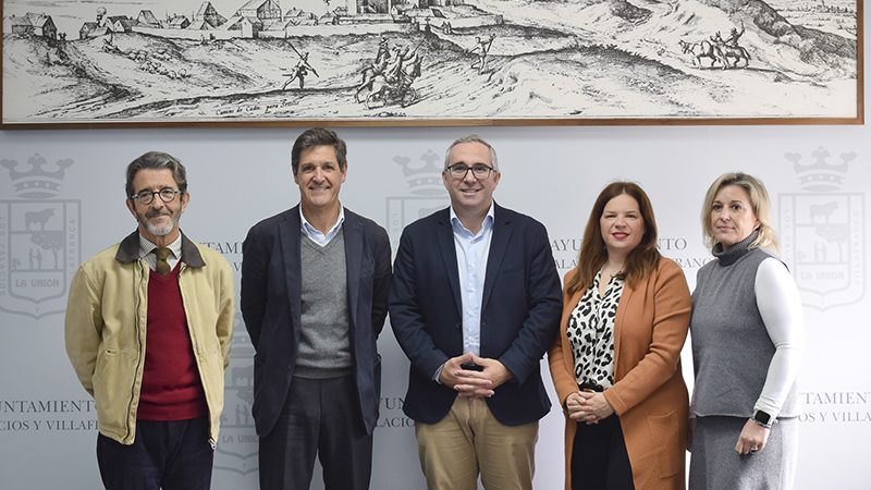 Los Palacios refuerza su colaboración con el Banco de Alimentos para ayudar a los más vulnerables