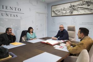La 7º Feria del Libro de Los Palacios cierra con éxito pese a la lluvia