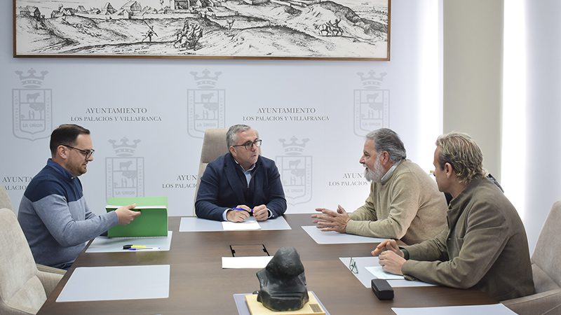 Los Palacios acuerda con Aguas del Huesna un plan urgente para mejorar infraestructuras hidráulicas