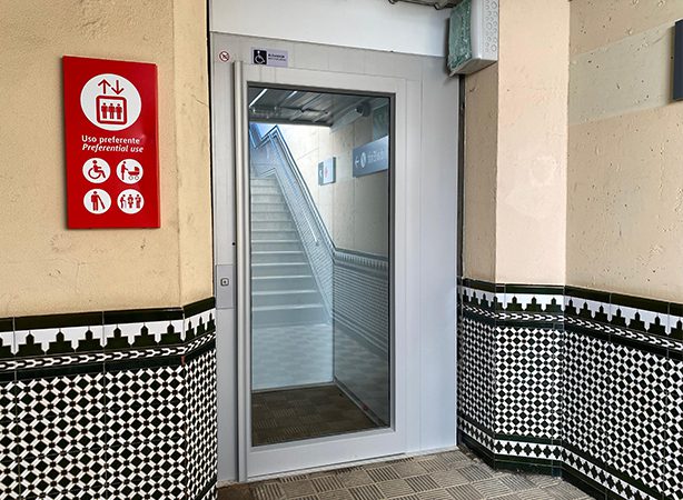 Renfe Pone En Servicio Las Nuevas Plataformas Elevadoras En Utrera