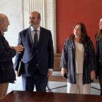 El presidente del Senado, Pedro Rollán, visita el Ayuntamiento de Utrera