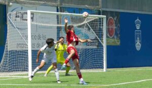 El C.D. Utrera cae por la mínima ante el Atlético Central y se jugará el pase en casa