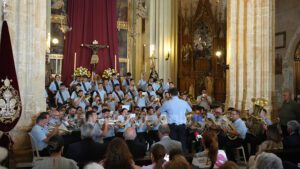 Utrera cierra con solemnidad los 350 años de devoción al Cristo de Santiago