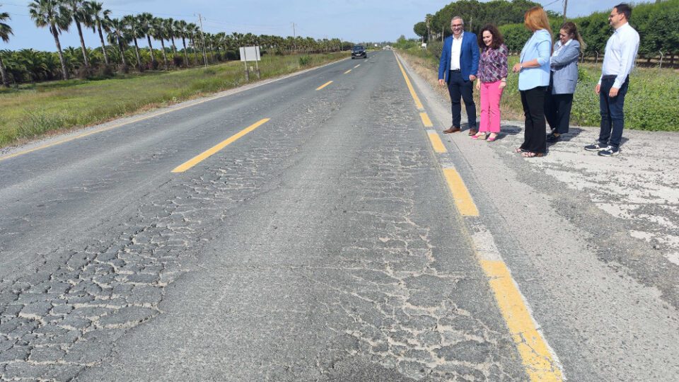 Denuncian el grave deterioro de la carretera A-362 entre Los Palacios y Utrera