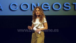 Silvia Congost ofrece en Utrera una inspiradora conferencia sobre autoestima y relaciones saludables