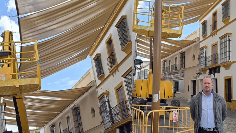 La calle Virgen de Consolación se prepara para el verano