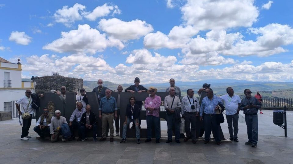 Los hortelanos del V Centenario de Utrera visitan los huertos de Olvera