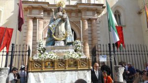 Celebrado el Corpus Christi de Utrera con la recuperación de la Virgen del Dulce Nombre