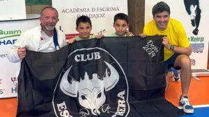 El Club de Esgrima de Utrera destaca en su primera competición nacional en Badajoz