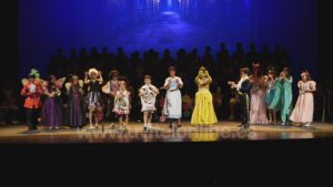 El Conservatorio Ana Valler de Utrera despide el curso con su musical “Disney al revés”