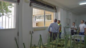 Los colegios Miguel de Cervantes y Juan Hidalgo de Los Palacios reciben inversiones de eficiencia energética