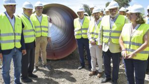 El alcalde de Los Palacios visita las obras de modernización de regadíos en Las Marismas del Guadalquivir