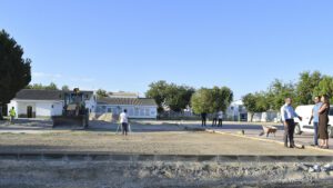 El CEIP Maribánez de Los Palacios comienza a construir su nueva pista deportiva