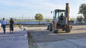 El CEIP Maribánez de Los Palacios comienza a construir su nueva pista deportiva