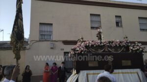 La Virgen del Carmen realiza su salida procesional anual por las calles de la barriada