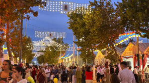 Un espectacular castillo de fuegos artificiales pone el broche final a la Feria 2025 de Los Palacios