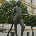 El nuevo monumento de Bambino reubicará a la “Niña del Aro” a la Biblioteca Municipal