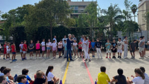 El CEIP Álvarez Quintero incorpora bambúes en su patio para generar sombra natural