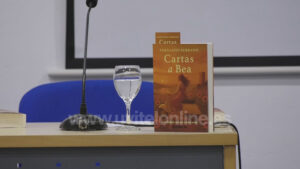 El escritor utrerano Fernando Serrano presenta su novela “Cartas a Bea”