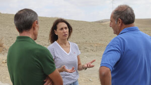 Finalizan las obras de mejora en los caminos rurales de Higueralejo y de la Hijuela en Utrera